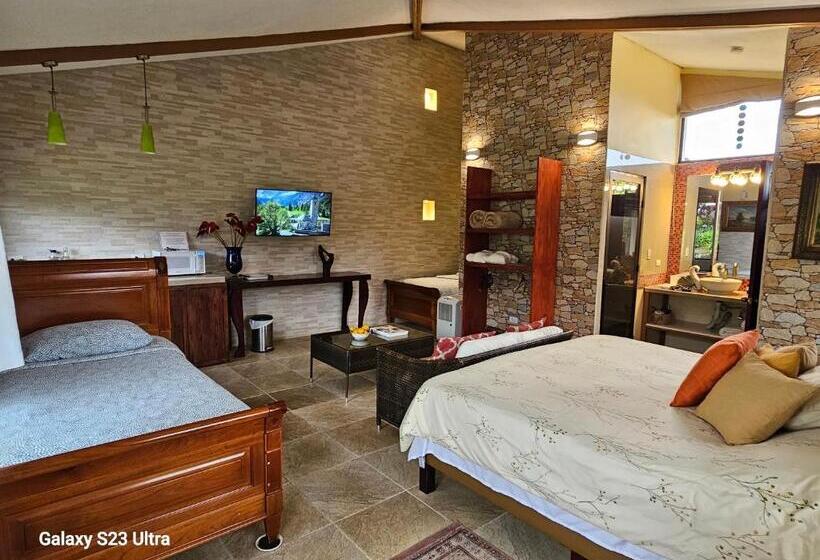 חדר דלוקס לארבעה, Finca Paraiso Mountain Retreat Near San Jose Airport