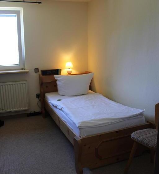 Quarto Estandar Individual, Berggasthof Hoherodskopf