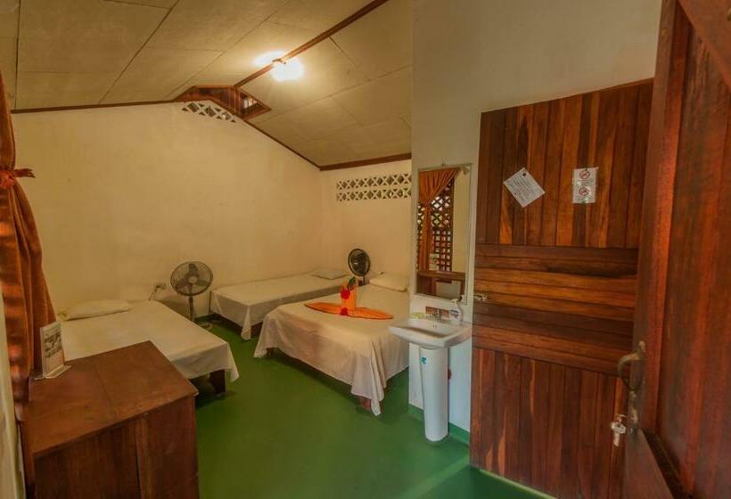 חדר סטנדרט לשלושה, Cabinas Balcon Del Mar Tortuguero