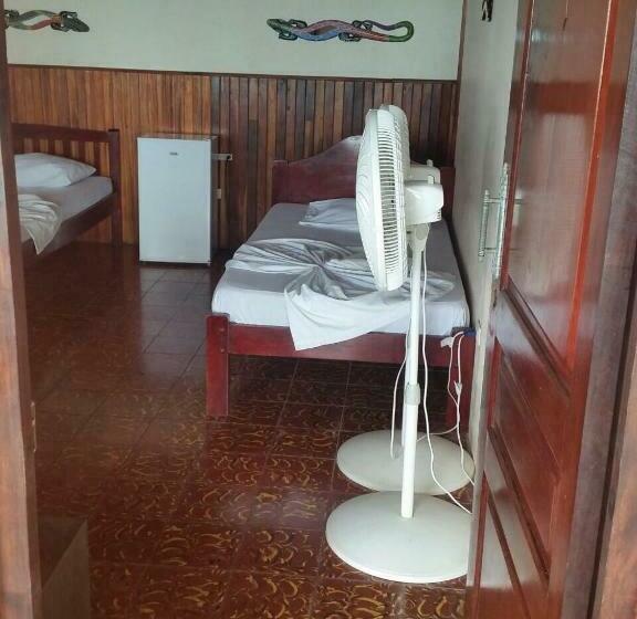 اتاق خانوادگی با چشمانداز دریا, Cabinas Mar Y Cielo