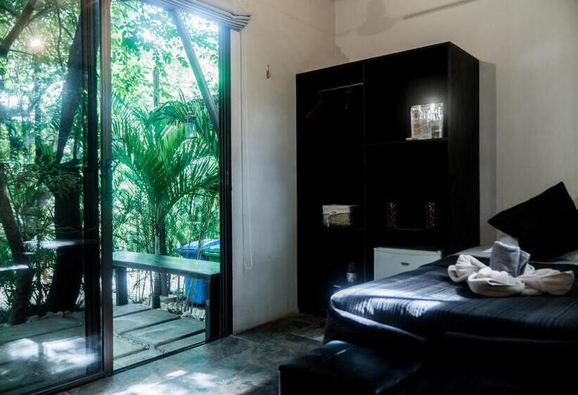 اتاق استاندارد سه تخته با چشم‌انداز باغ, Green Sanctuary
