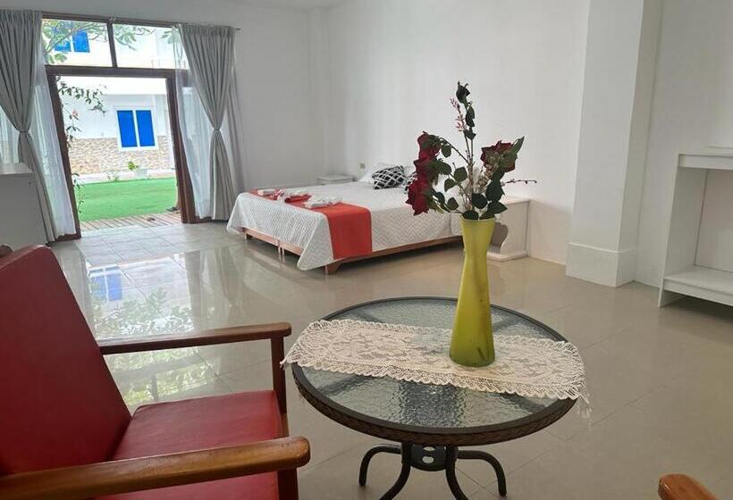 اتاق استاندارد سه تخته با چشم‌انداز باغ, Galápagos Isabela Hotel Loja