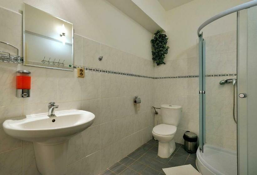 غرفة قياسية, Kovarna