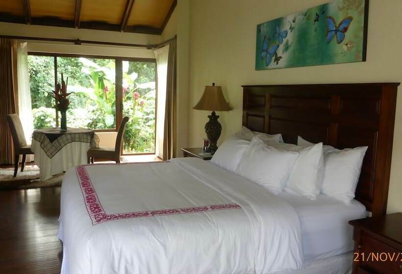 سوییت جونیور, La Casona Del Cafetal