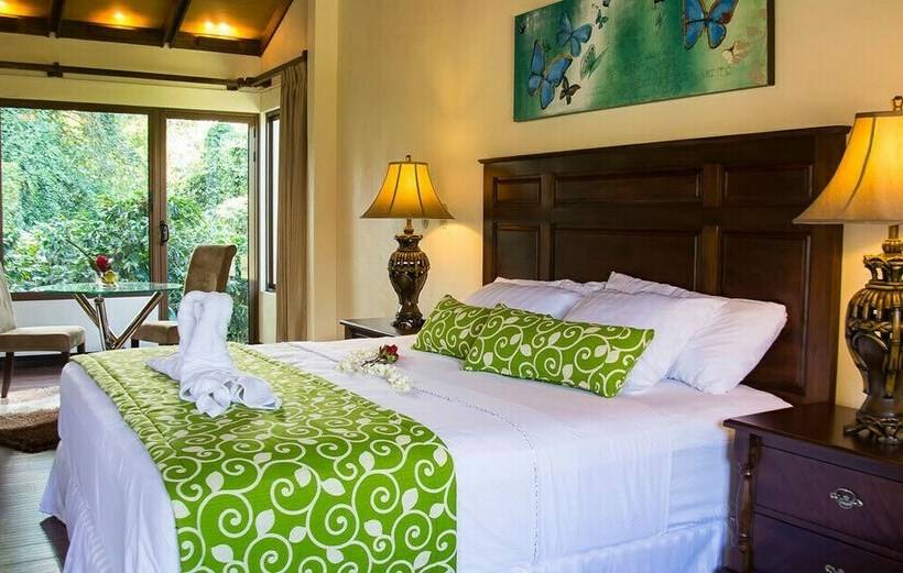 سوییت جونیور, La Casona Del Cafetal