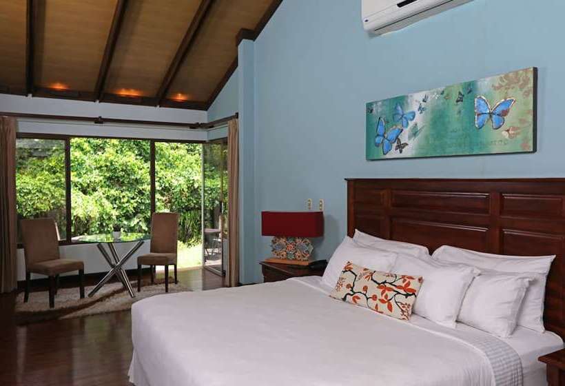 سوییت جونیور, La Casona Del Cafetal