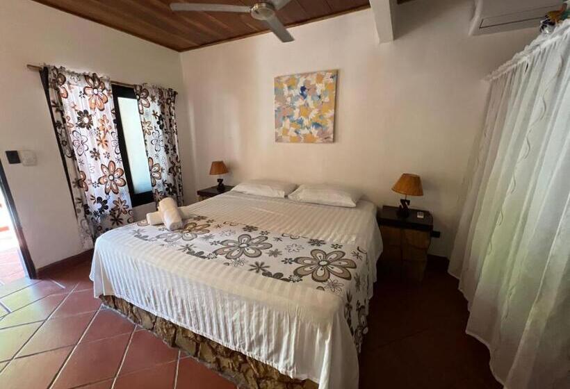 デラックストリプルルーム, Locanda Samara Beach