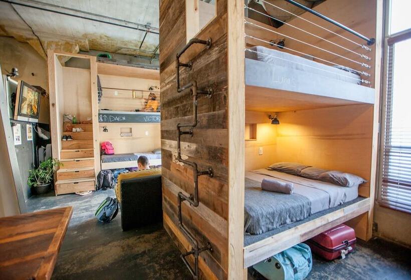 共用房间的床, Podshare Hollywood