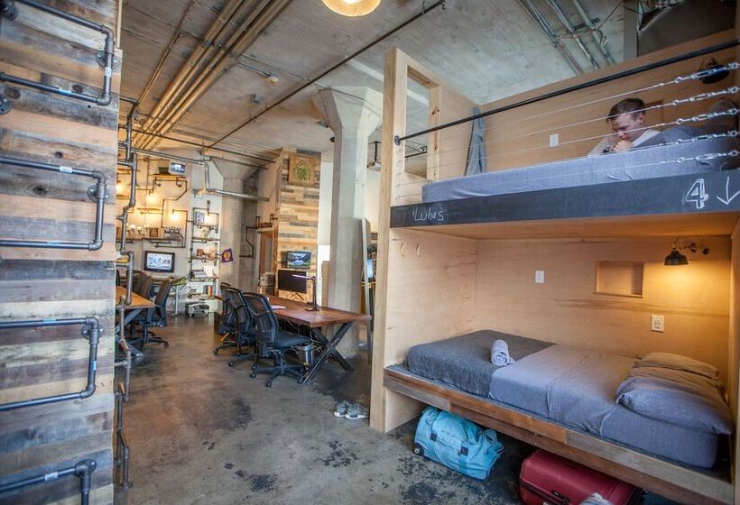 共用房间的床, Podshare Hollywood