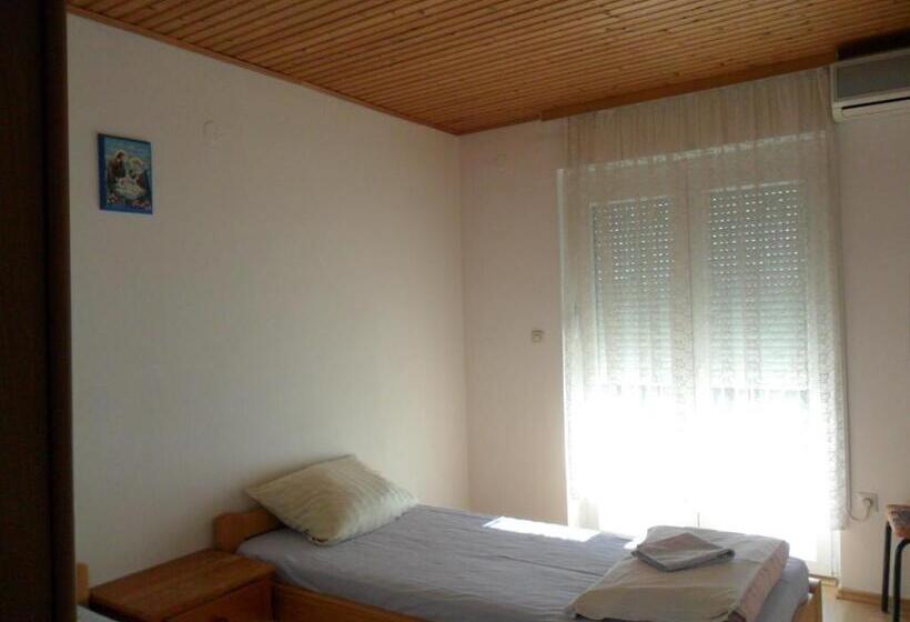 اتاق اجرایی یک تخته, Sobe U Kucanstvu Mbm