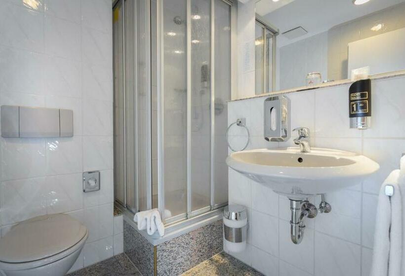 标准单人间, Stettiner Hof