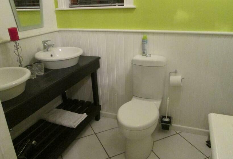 חדר משפחתי, The 3 Chimneys Guest House