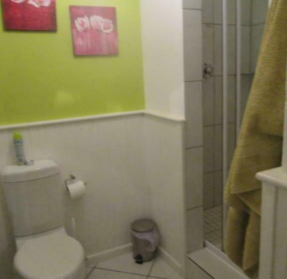 חדר משפחתי, The 3 Chimneys Guest House