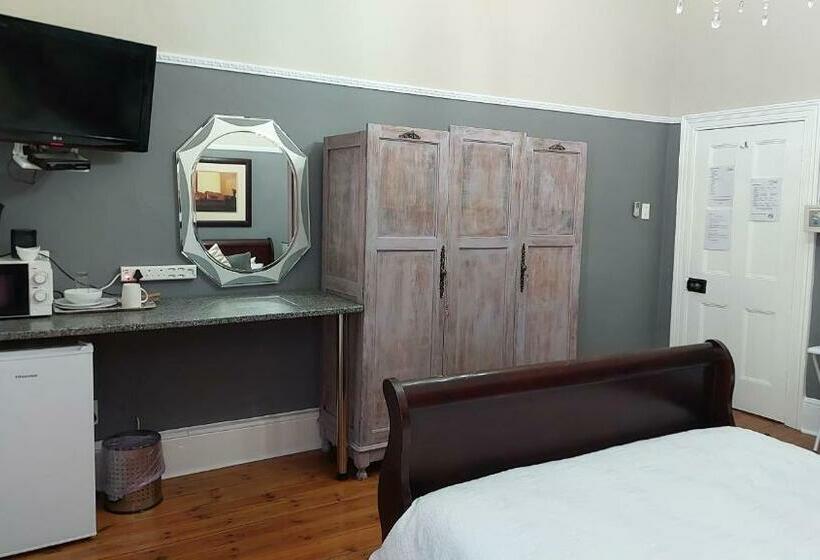 חדר משפחתי, The 3 Chimneys Guest House