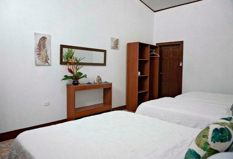 غرفة عائلية مطلّة علي الحديقة, Tortuguero Beachfront