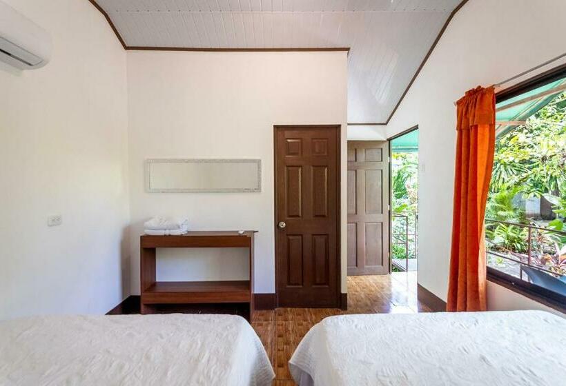 بنجلو قياسى مطلّ علي الحديقة, Tortuguero Beachfront