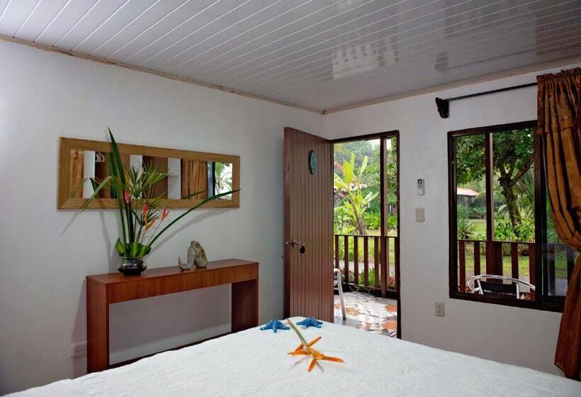 Номер Стандарт Вид на Сад, Tortuguero Beachfront