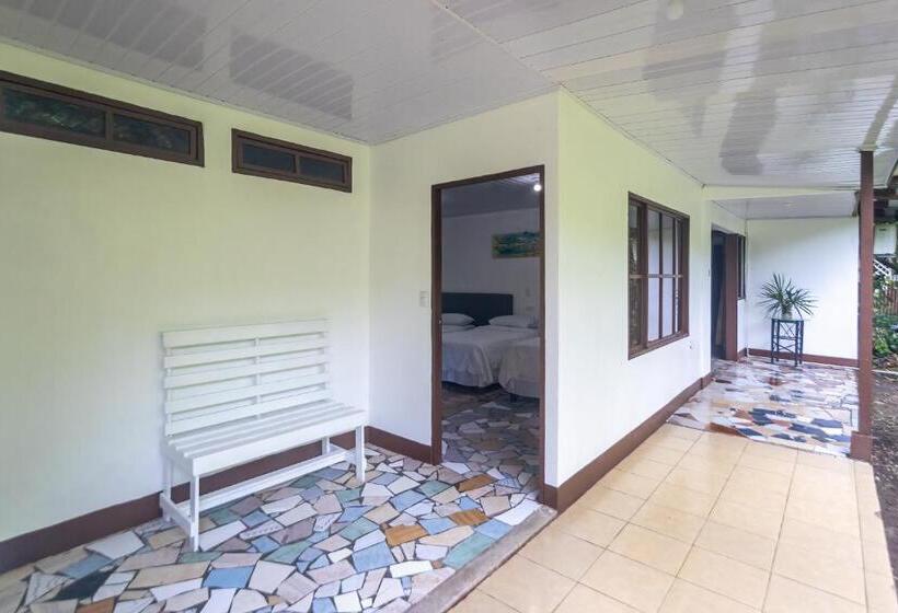 غرفة قياسية ثلاثية مطلة علي الحديقة, Tortuguero Beachfront