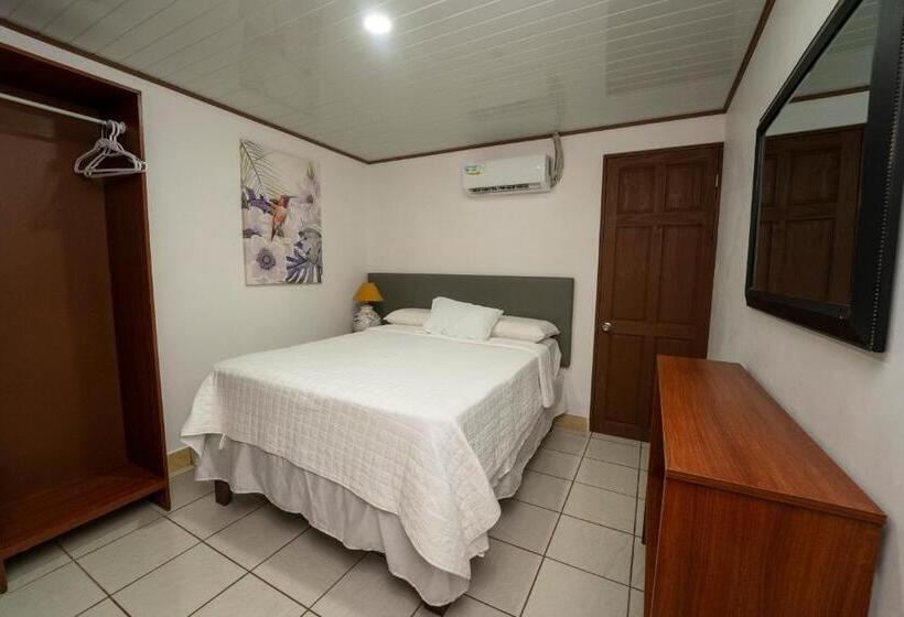 Номер Стандарт Вид на Сад, Tortuguero Beachfront