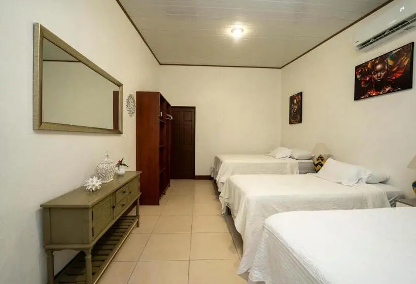 ガーデンビューファミリールーム, Tortuguero Beachfront