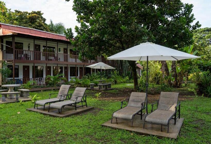 Четырехместный Номер Стандарт Вид на Сад, Tortuguero Beachfront