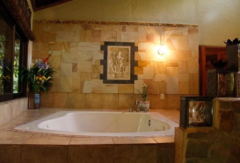 غرفة ديلوكس سرير كينج, Waterfall Villas