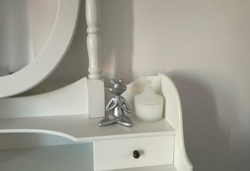 غرفة قياسية, Xiv Century Rooms