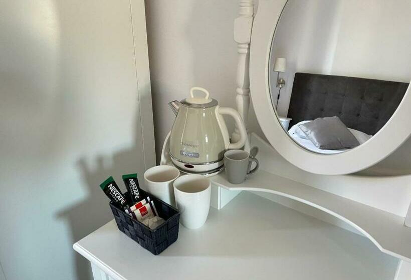 غرفة قياسية, Xiv Century Rooms