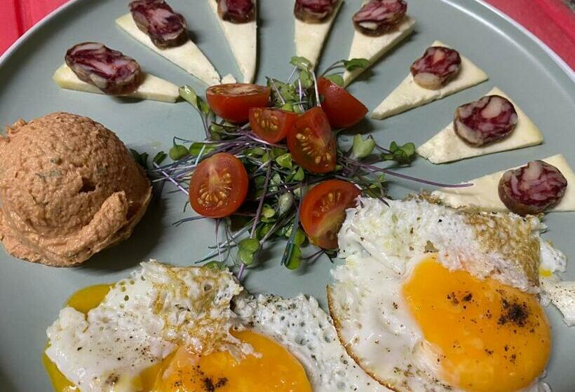 غرفة قياسية, Xiv Century Rooms