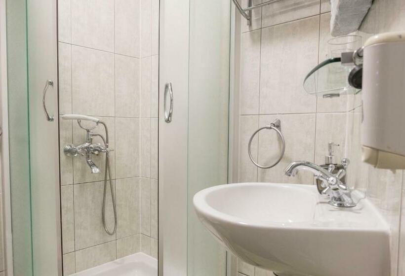 غرفة قياسية, Xiv Century Rooms