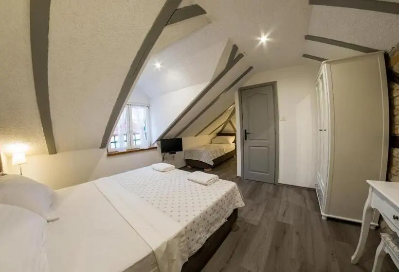 Comfort-huone, Xiv Century Rooms