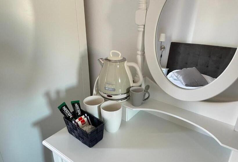 غرفة كومفورت, Xiv Century Rooms