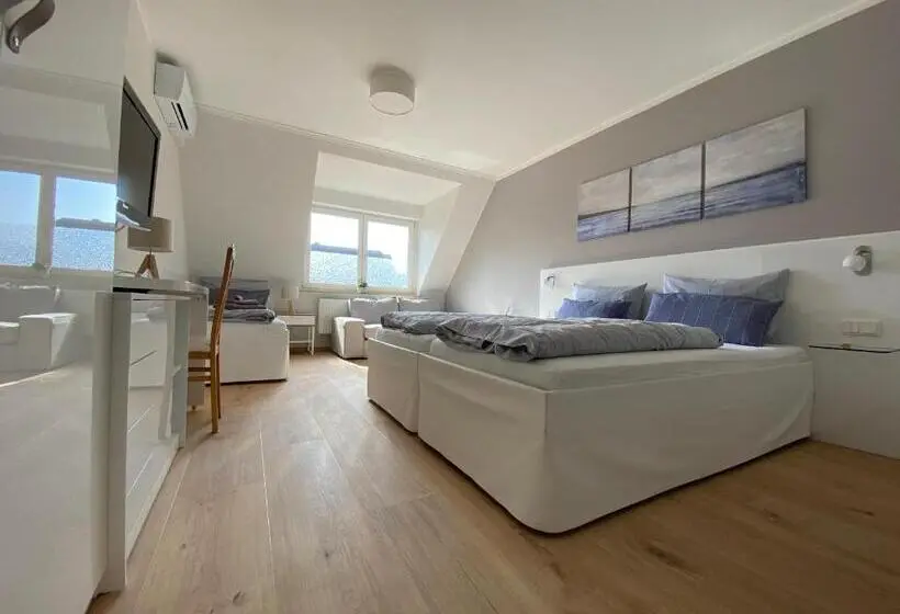 Basic Kolmen Hengen Huone, Zur Bever