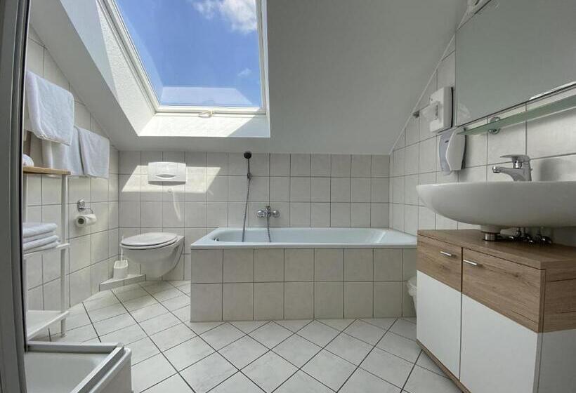 침실 1개 발코니 아파트, Zur Bever