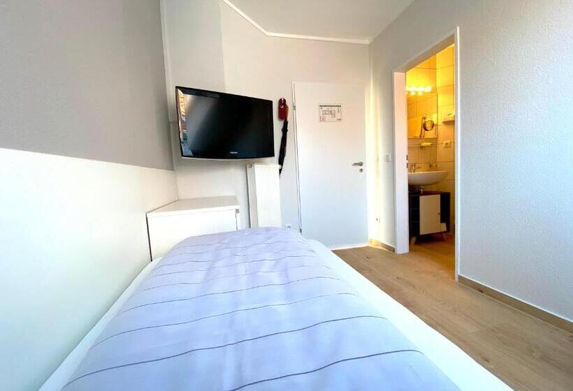 이코노미 싱글 룸, Zur Bever