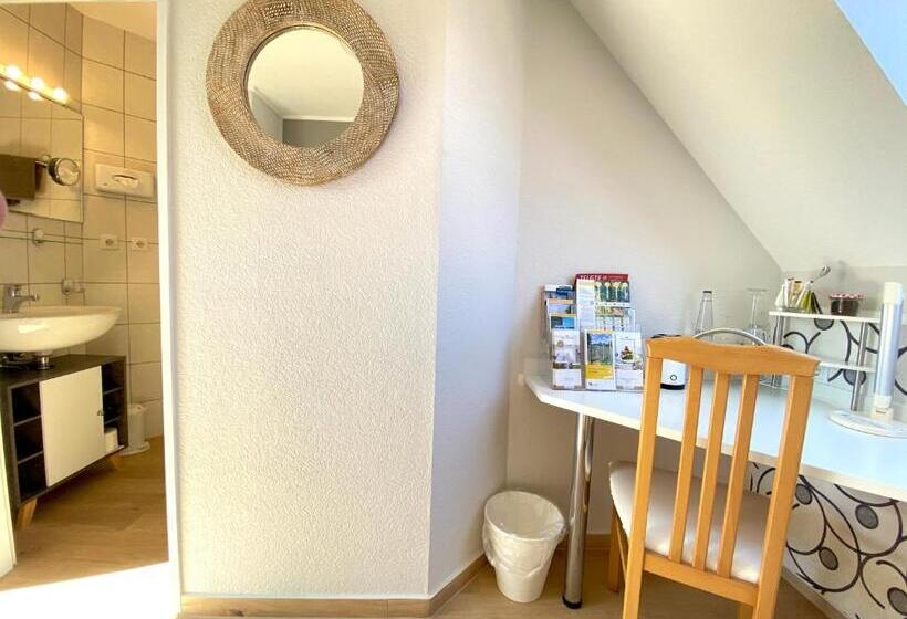 이코노미 싱글 룸, Zur Bever