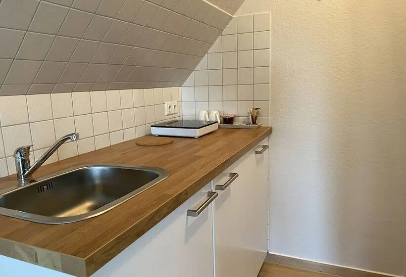 Basic-huone, Zur Bever