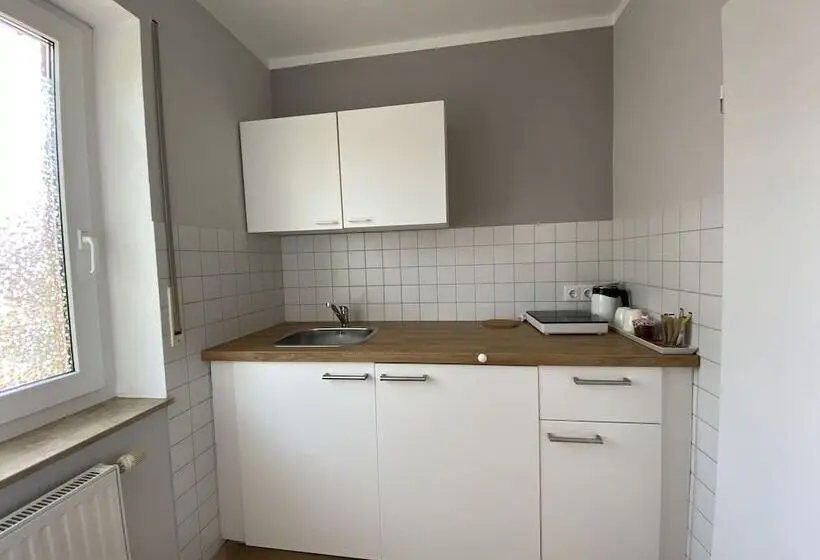 Basic-huone, Zur Bever