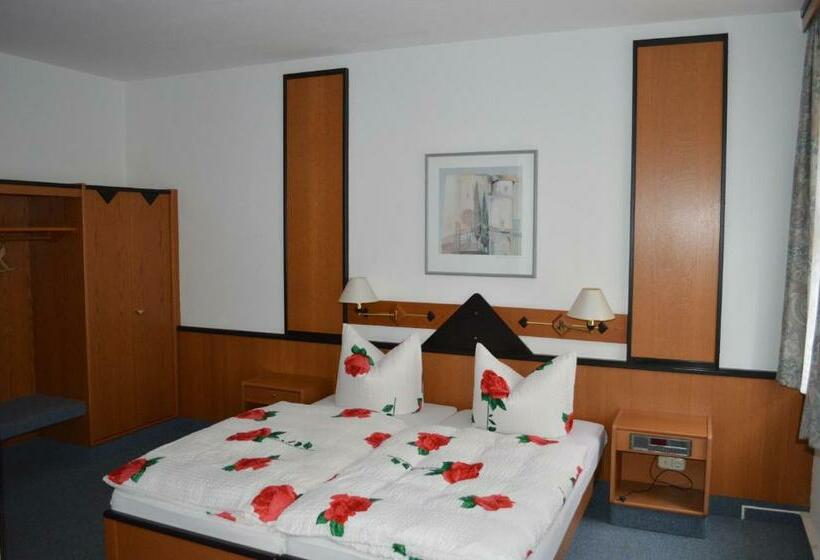 Номер Стандарт, Zur Eiche