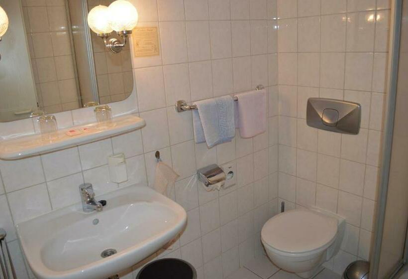 Номер Стандарт, Zur Eiche
