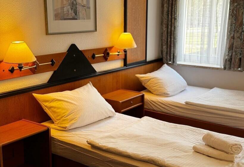 Номер Стандарт, Zur Eiche