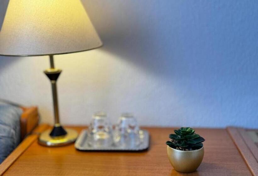 Quarto Estandar Individual, Zur Eiche