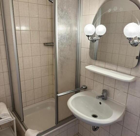 Номер Стандарт Индивидуальный, Zur Eiche