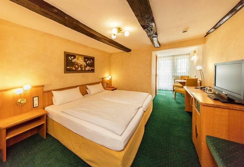 标准三人间, Landhotel Repetal