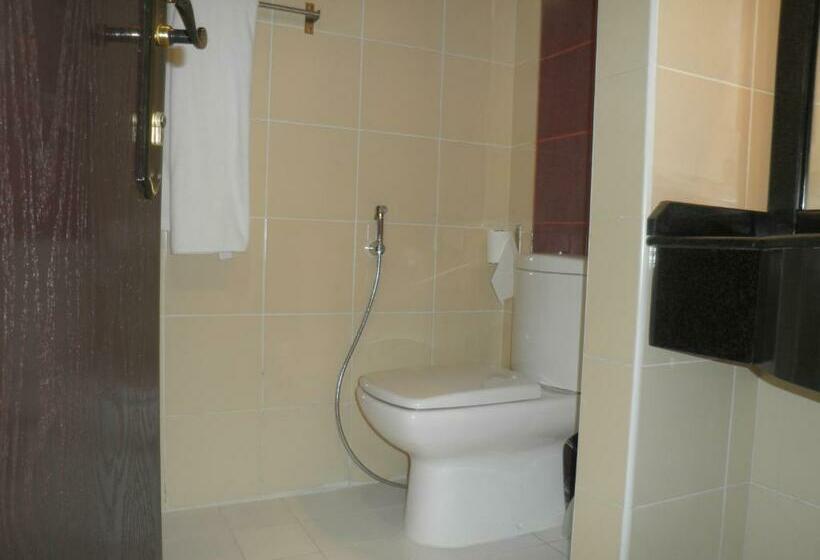 استودیوی استاندارد, Marina Royal Hotel Suites