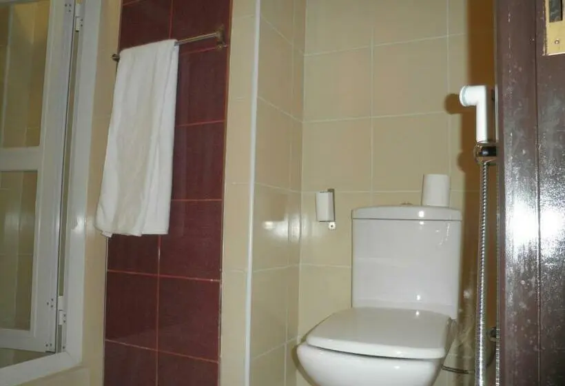 Deluxe-studio, Marina Royal Hotel Suites