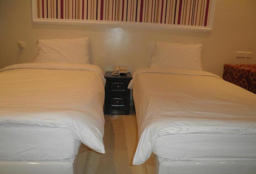 استودیوی لوکس, Marina Royal Hotel Suites