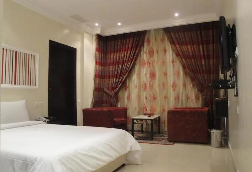 Perhestudio, Marina Royal Hotel Suites