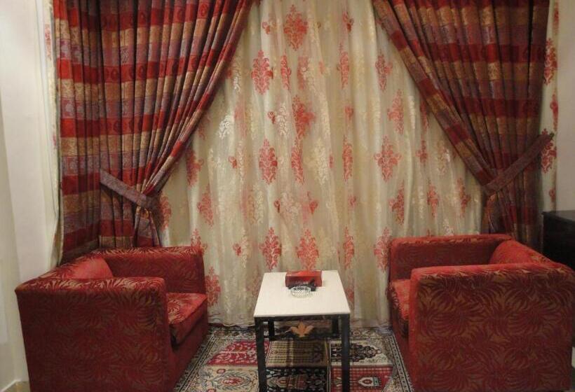 استودیو خانوادگی, Marina Royal Hotel Suites