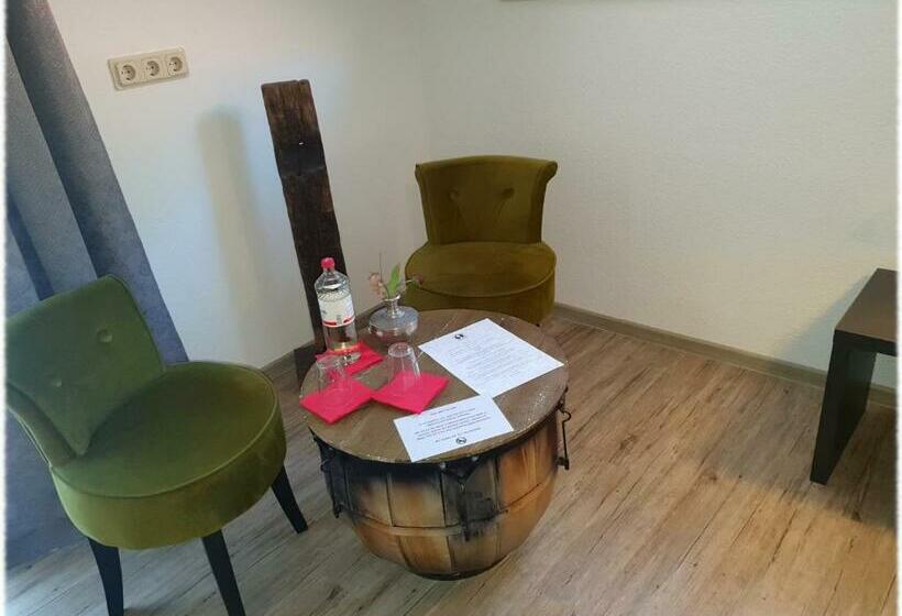 スタンダードルーム, Pension Miss Sophie